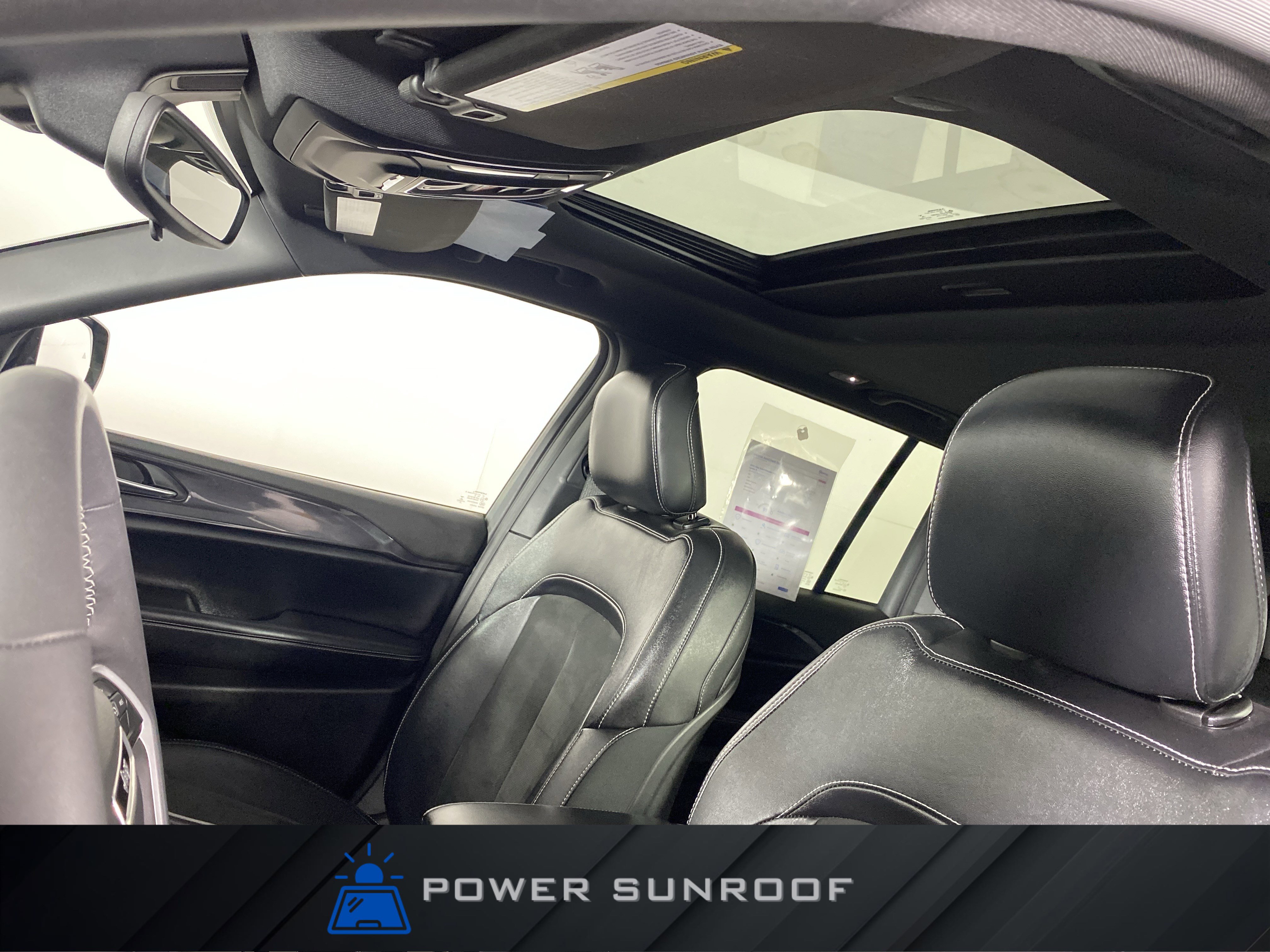 Used 2023 Jeep Grand Cherokee Altitude image 2