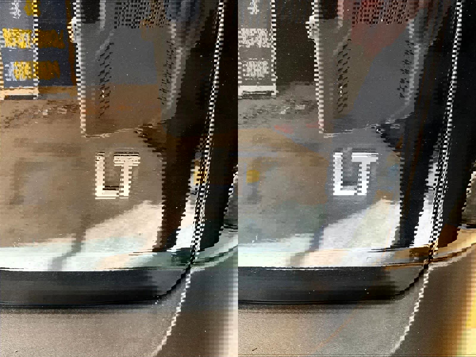 Used 2022 Chevrolet Traverse LT image 30