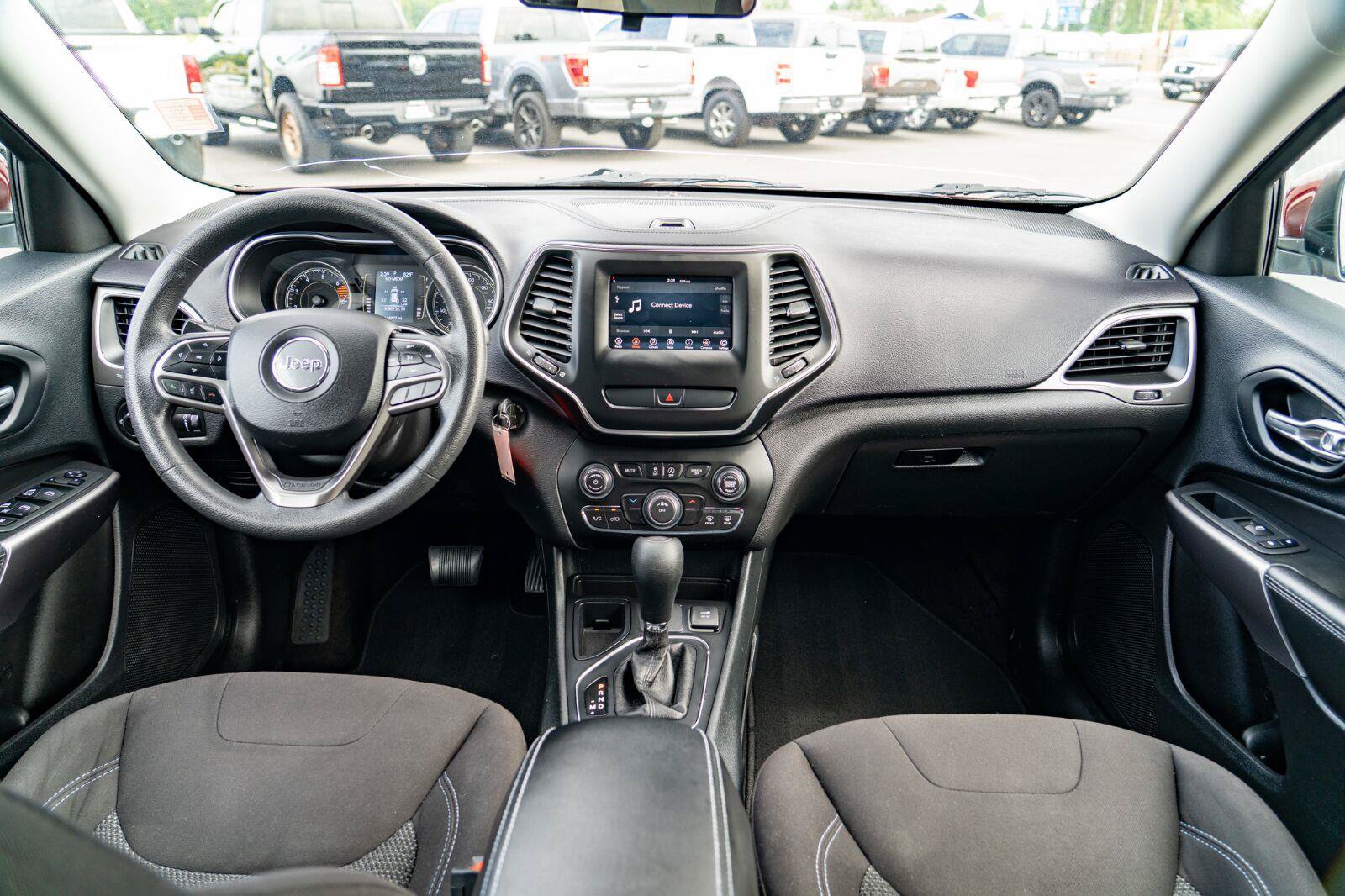 Used 2019 Jeep Cherokee Latitude w/ Popular Appearance Group FWD image 26