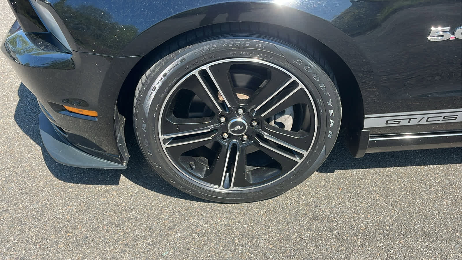 Used 2013 Ford Mustang GT Premium RWD image 10