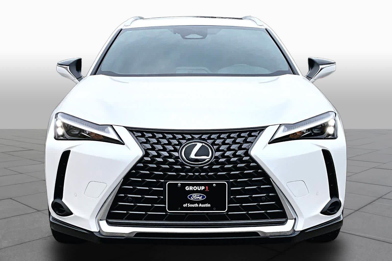 Used 2025 Lexus UX 300h FWD w/ Cold Area Package image 4