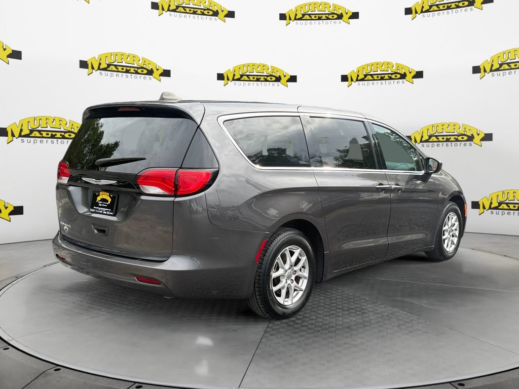 Used 2023 Chrysler Voyager LX FWD image 5
