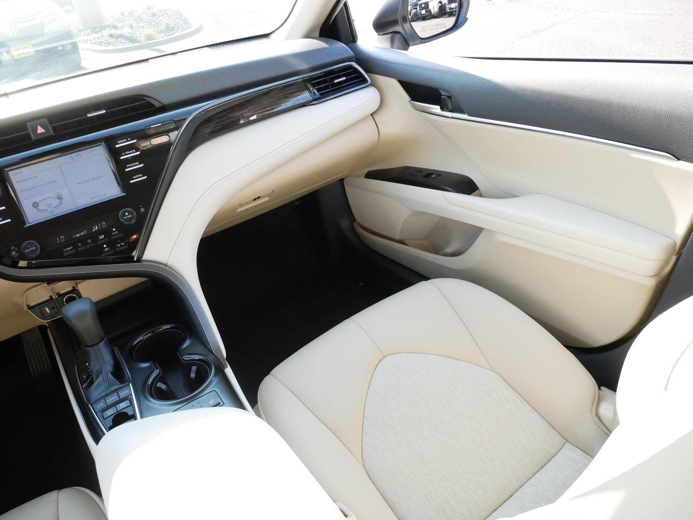Used 2019 Toyota Camry LE FWD image 11