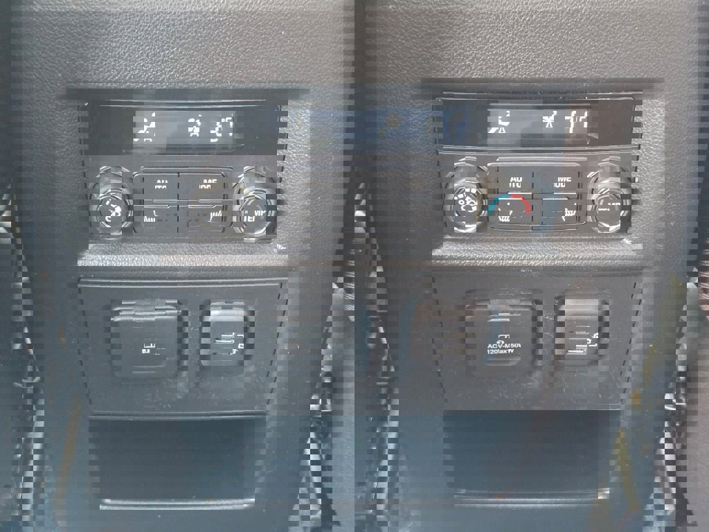 Used 2023 Chevrolet Traverse Premier w/ Redline Edition image 21