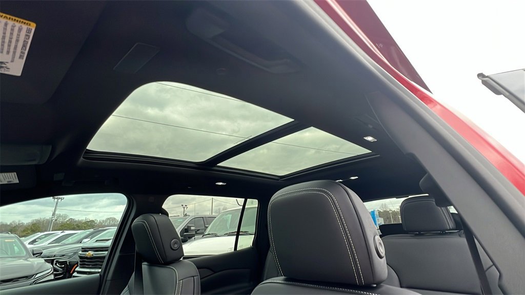 New 2026 Chevrolet Traverse LT w/ Sun and Wheel Package image 16