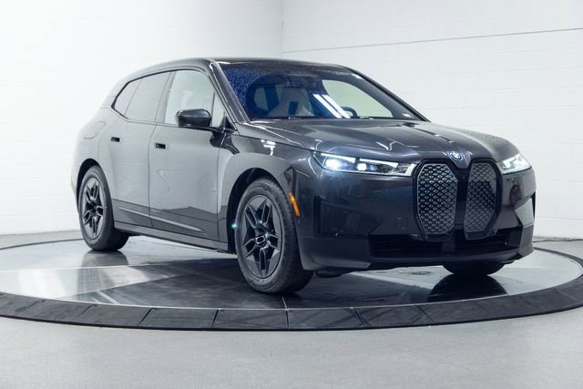 Certified 2023 BMW iX xDrive50 w/ Premium Package image 4