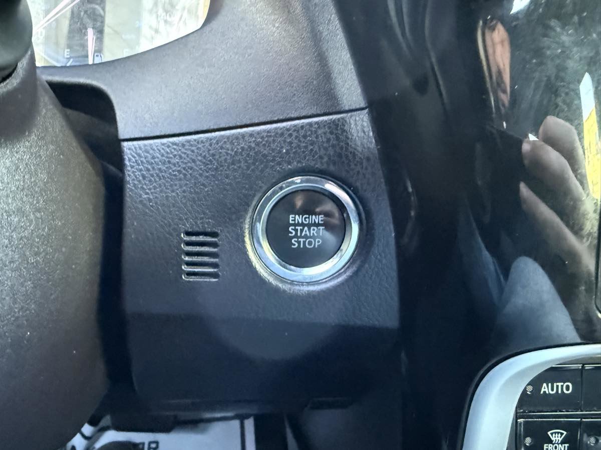 Used 2018 Toyota Corolla XLE image 22