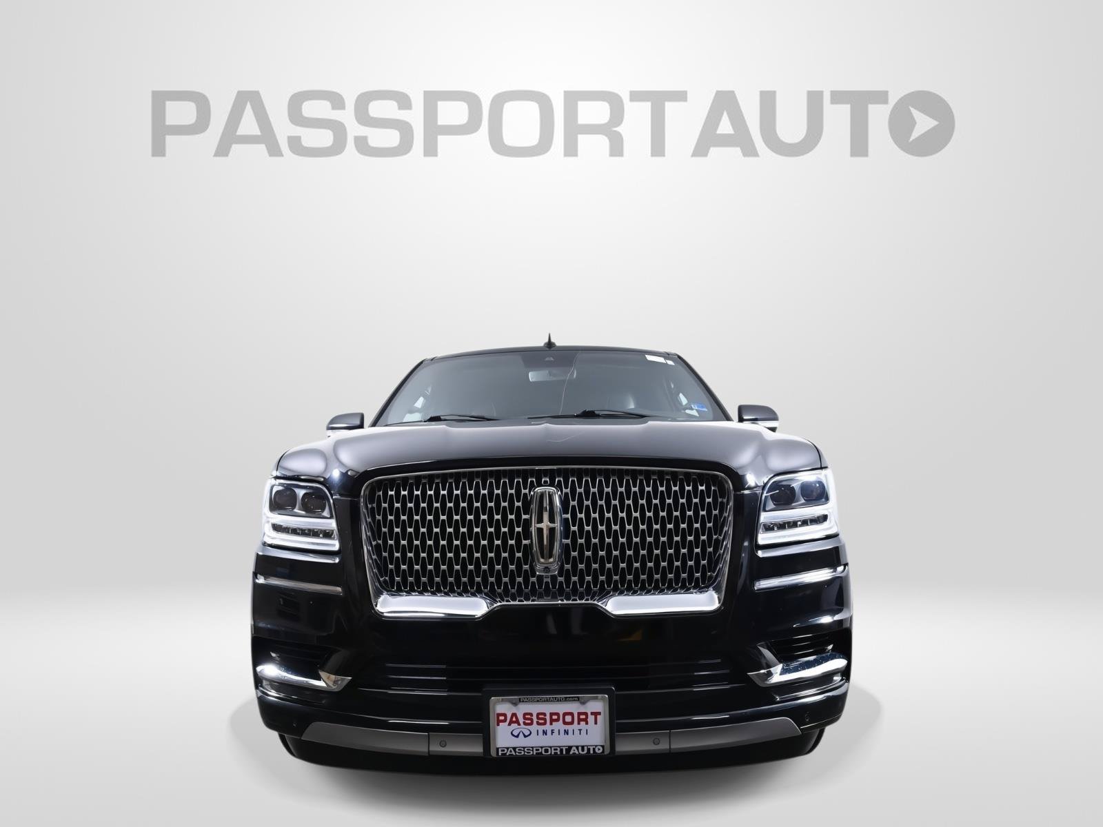 Used 2021 Lincoln Navigator L Reserve w/ Luxury Package AWD/4WD image 2