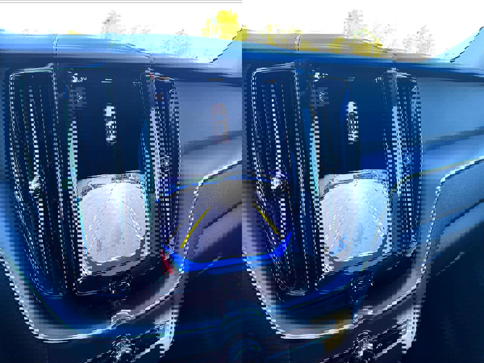 Used 2025 Volvo XC60 B5 Core image 24