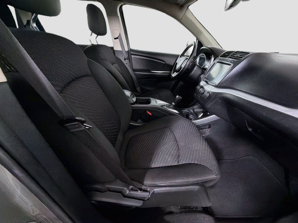 Used 2019 Dodge Journey SE FWD image 28