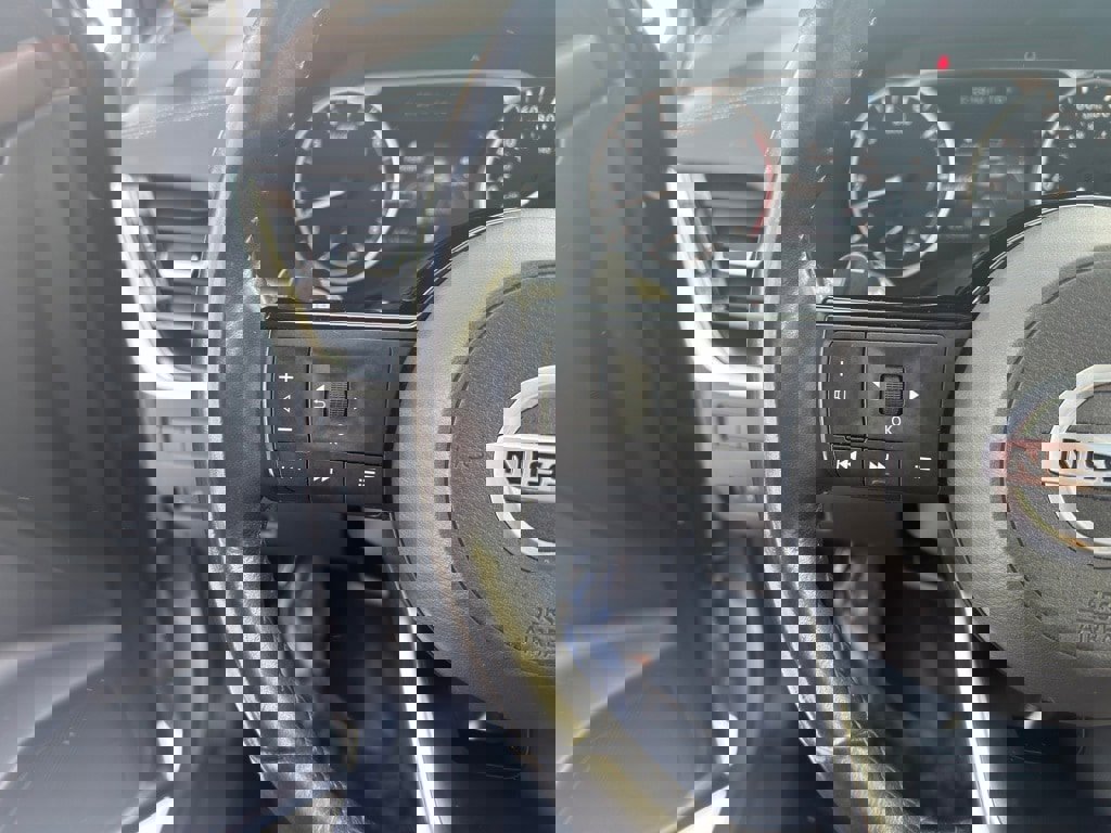 Used 2021 Nissan Rogue SV w/ Premium Package image 22