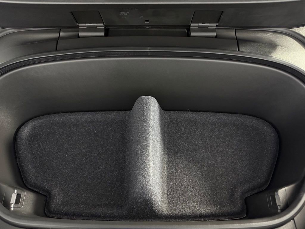 Used 2023 Volvo C40 P8 Recharge Ultimate w/ Protection Package Premier image 36