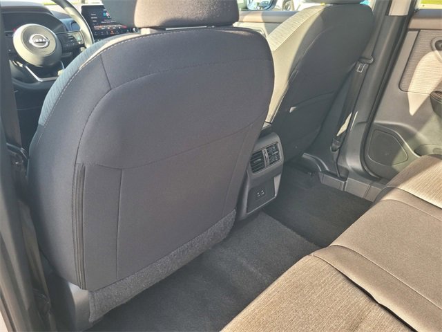 Used 2023 Nissan Rogue SV image 14