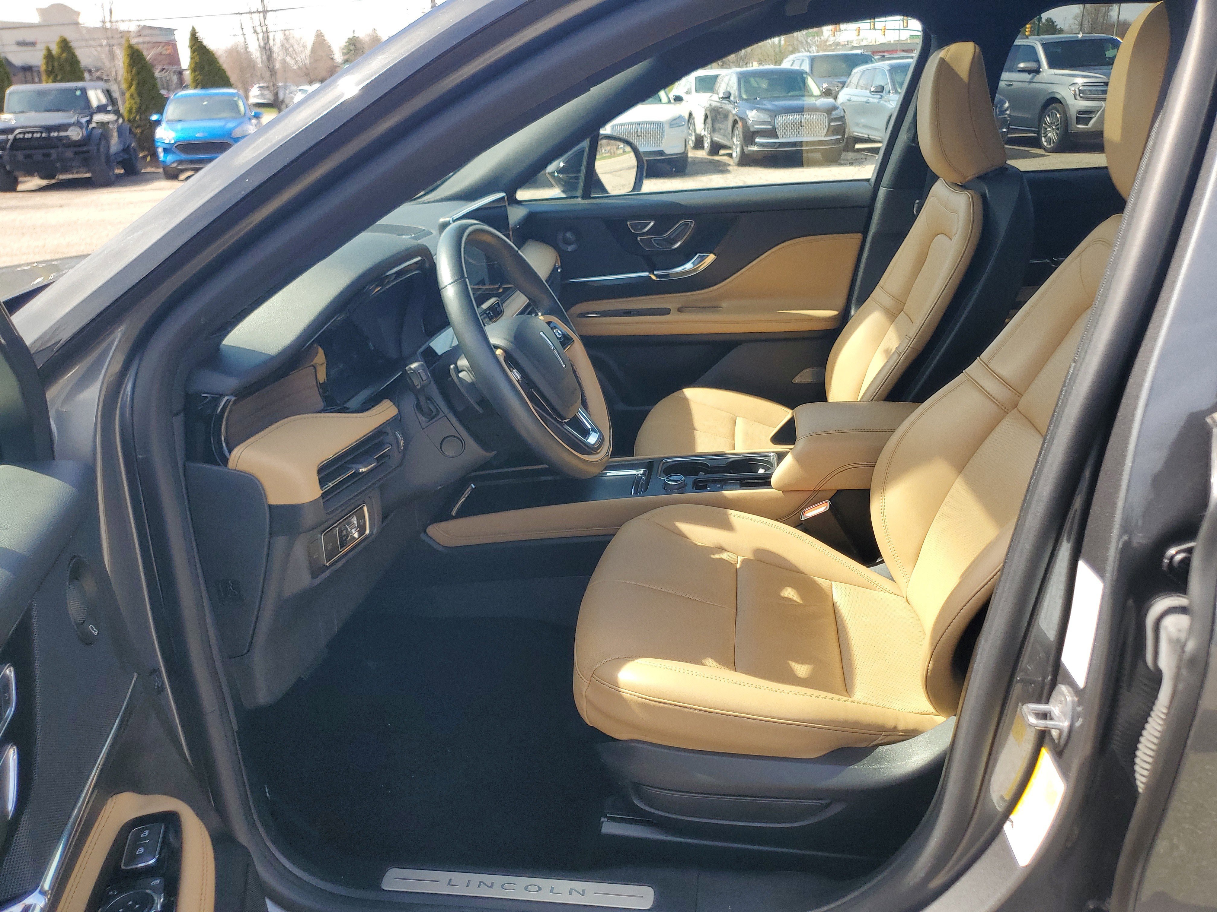 Certified 2023 Lincoln Corsair Reserve w/ Equipment Group 202A AWD/4WD image 12