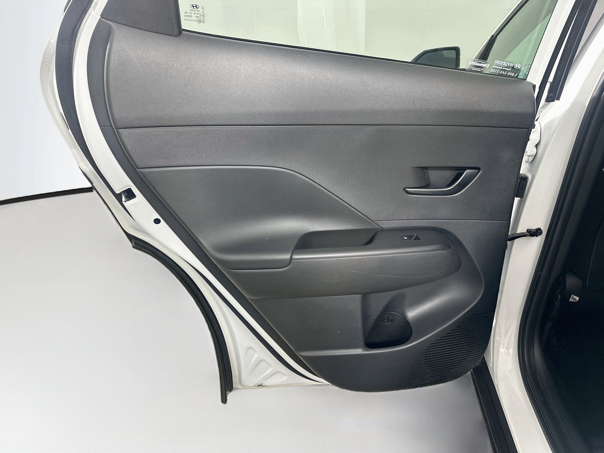 Used 2025 Hyundai Kona SEL FWD image 25
