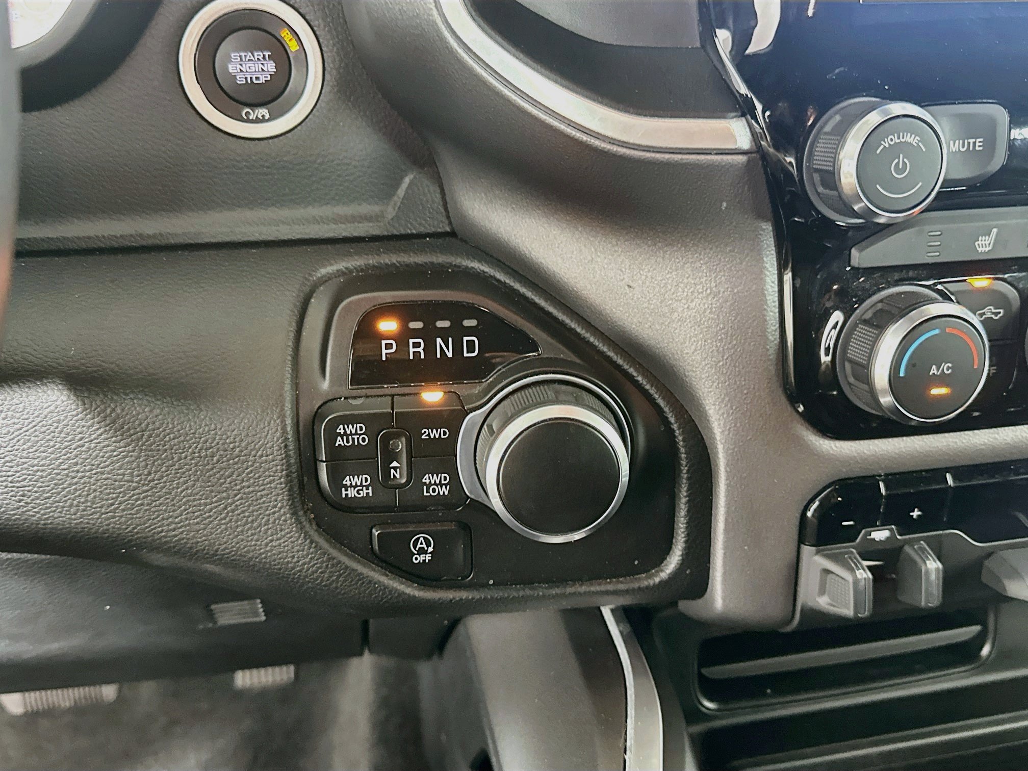 Used 2023 RAM 1500 Big Horn AWD/4WD image 24