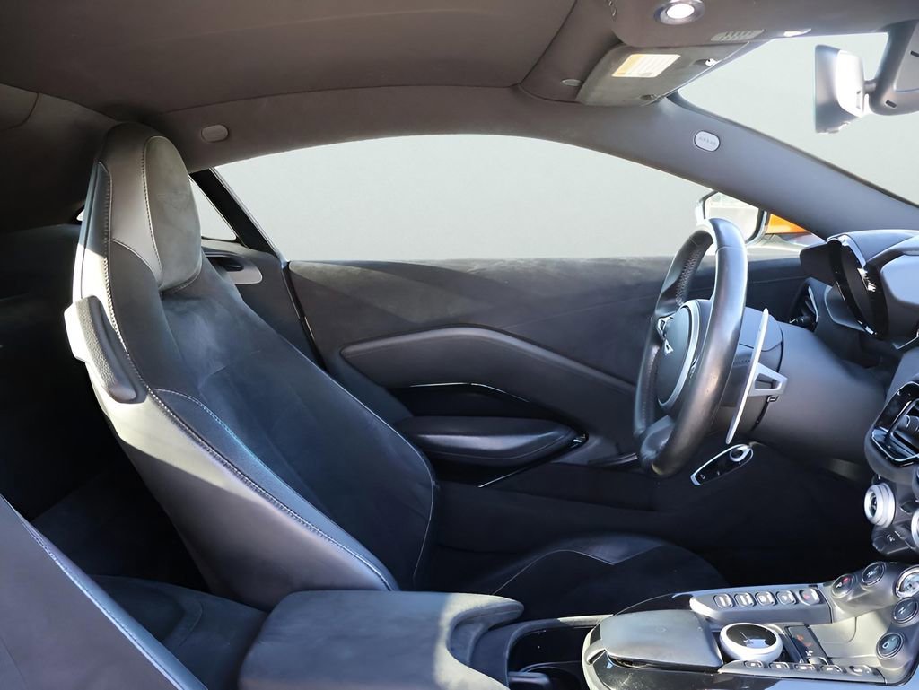 Used 2020 Aston Martin V8 Vantage Coupe image 9
