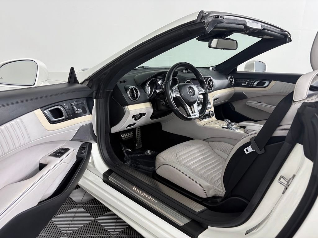 Used 2014 Mercedes-Benz SL 550 image 19