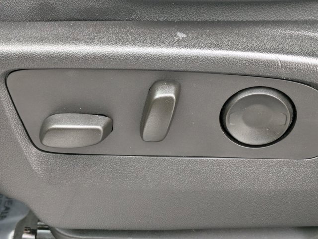 Used 2023 GMC Yukon SLT image 18