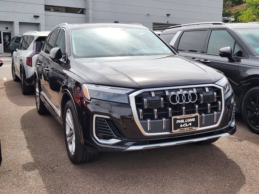 Used 2025 Audi Q7 2.0T Premium Plus w/ Premium Plus Package AWD/4WD image 3