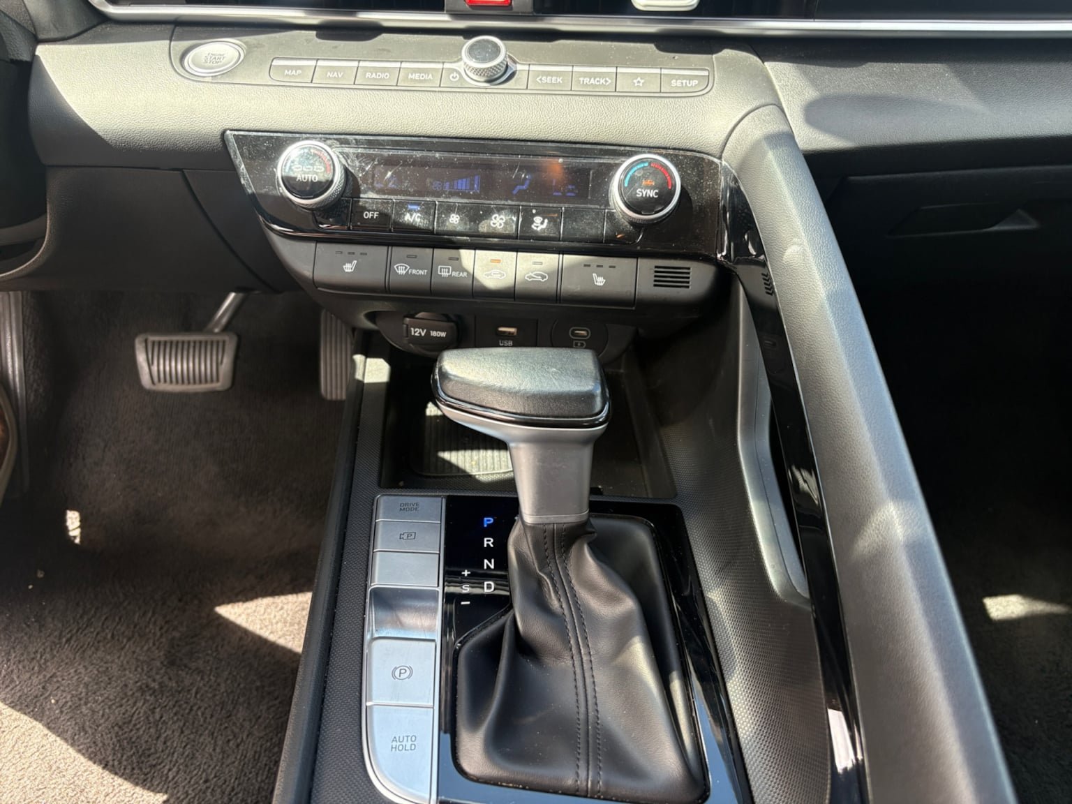 Used 2025 Hyundai Elantra SEL FWD image 15
