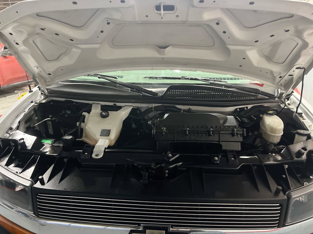 Used 2024 Chevrolet Express 2500 w/ Driver Convenience Package image 26