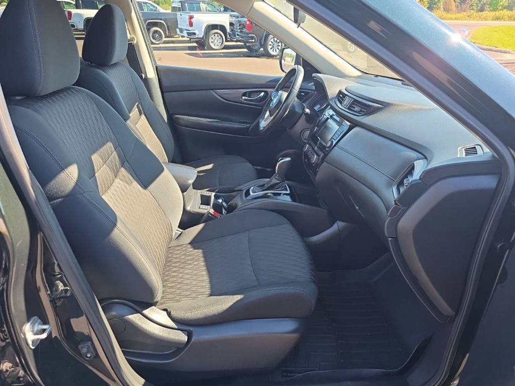 Used 2020 Nissan Rogue SV AWD/4WD image 21