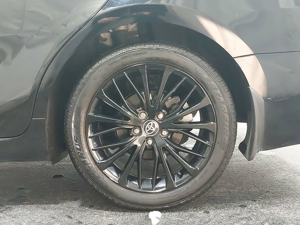 Used 2022 Toyota Camry SE image 32