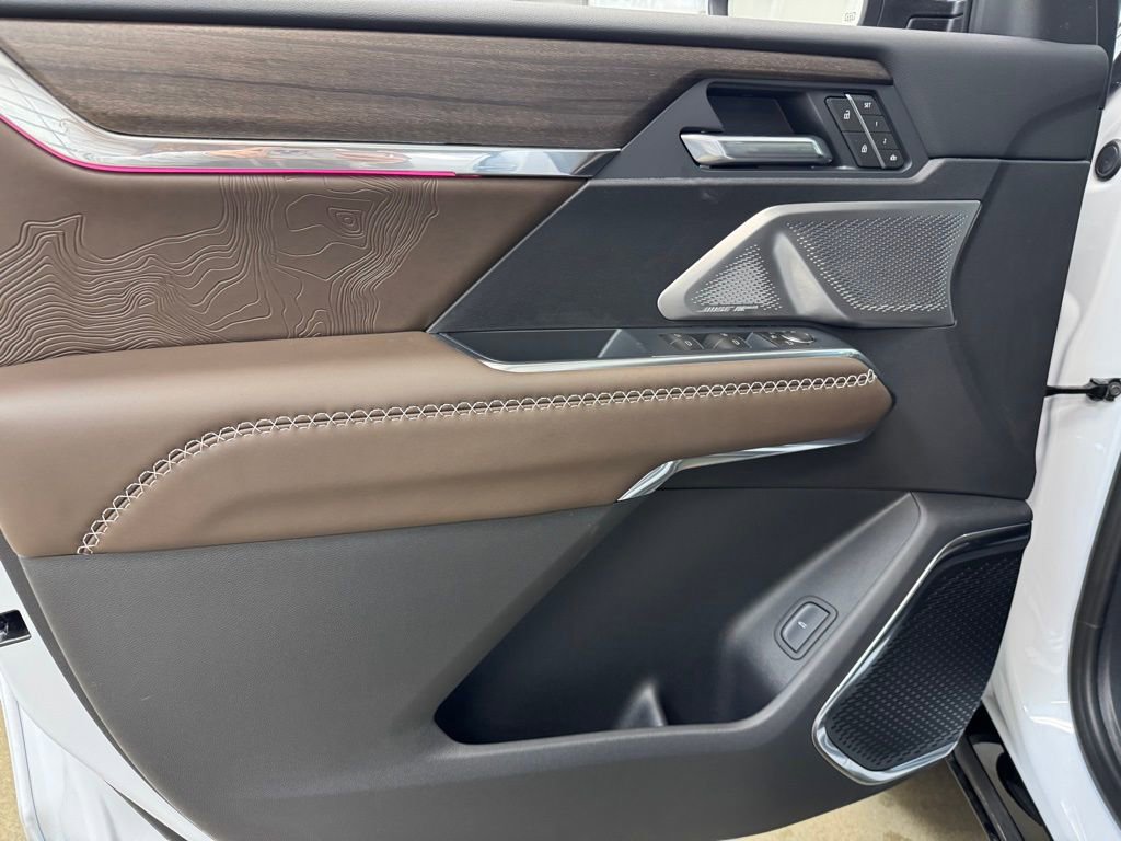 New 2026 GMC Acadia Denali Ultimate w/ LPO, Floor Liner Package image 8