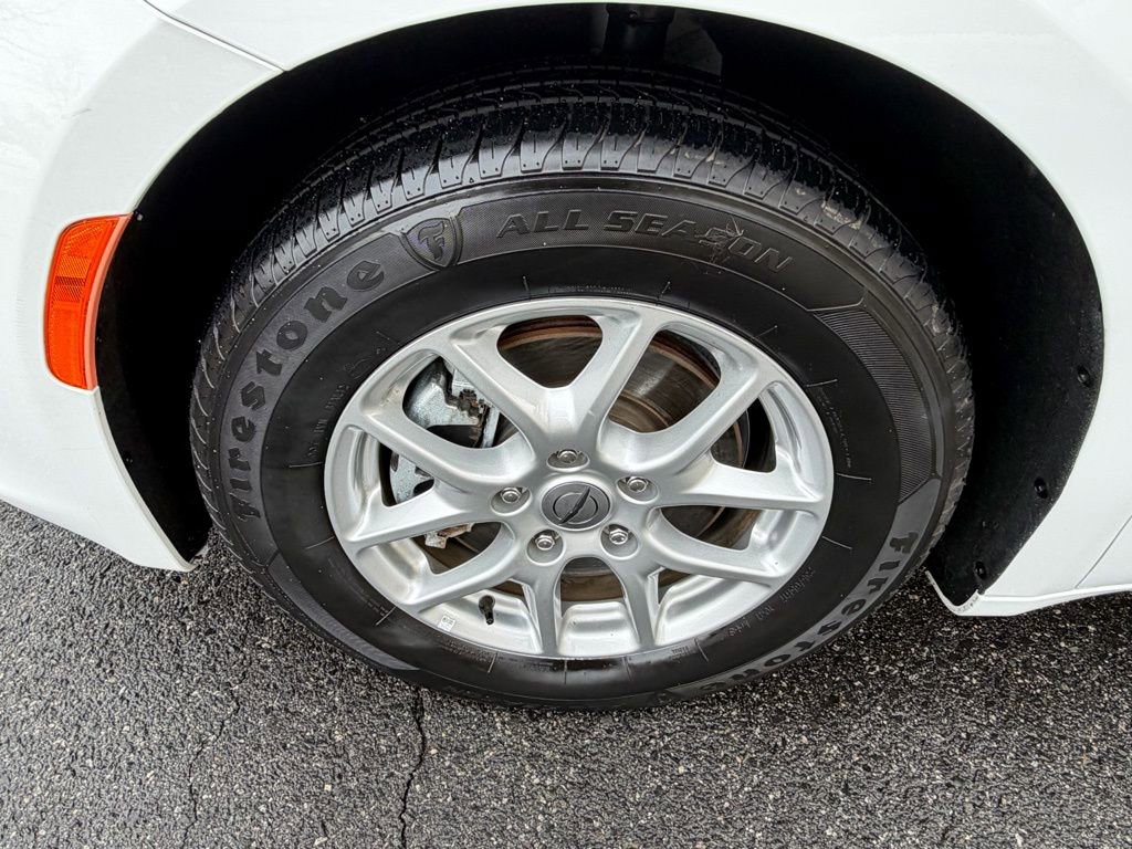 Certified 2022 Chrysler Voyager LX image 13