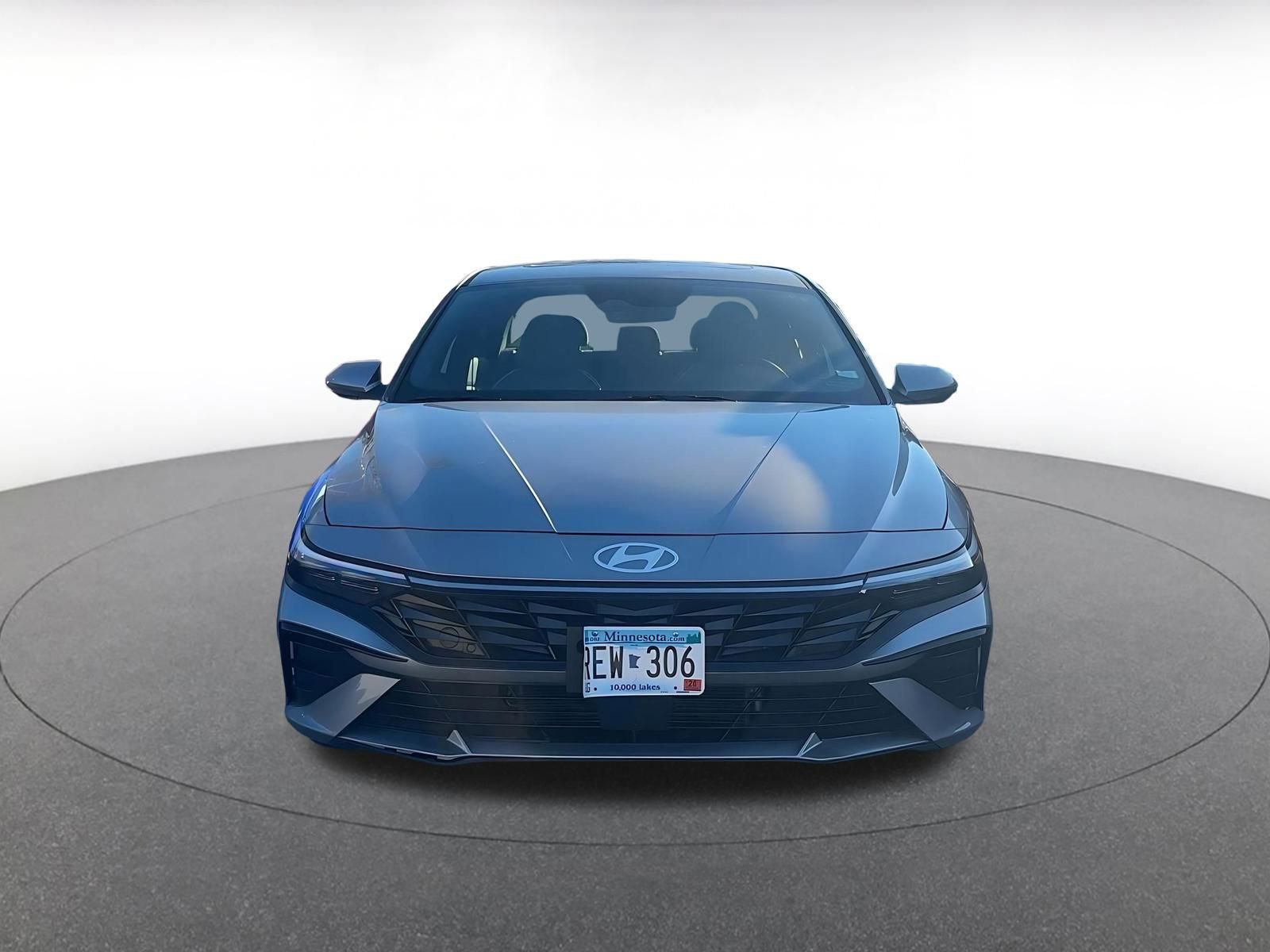 Used 2025 Hyundai Elantra Limited image 2