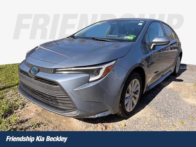 Used 2024 Toyota Corolla LE w/ LE Convenience Package image 1