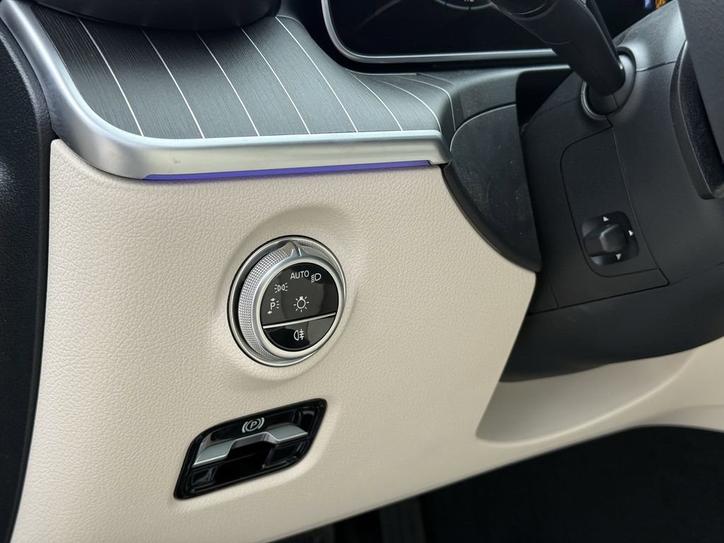New 2026 Mercedes-Benz C 300 4MATIC Sedan image 16