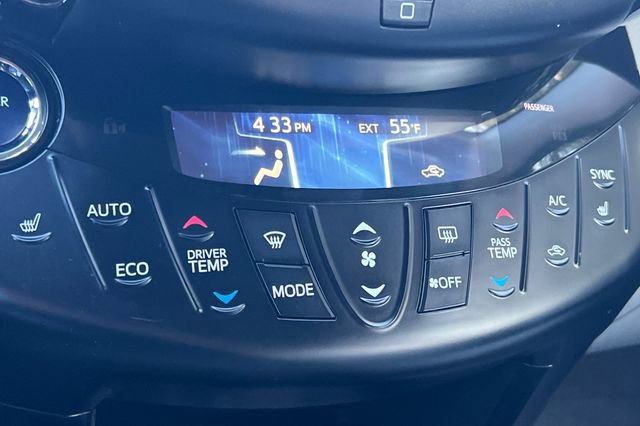 Used 2014 Toyota RAV4 EV image 23