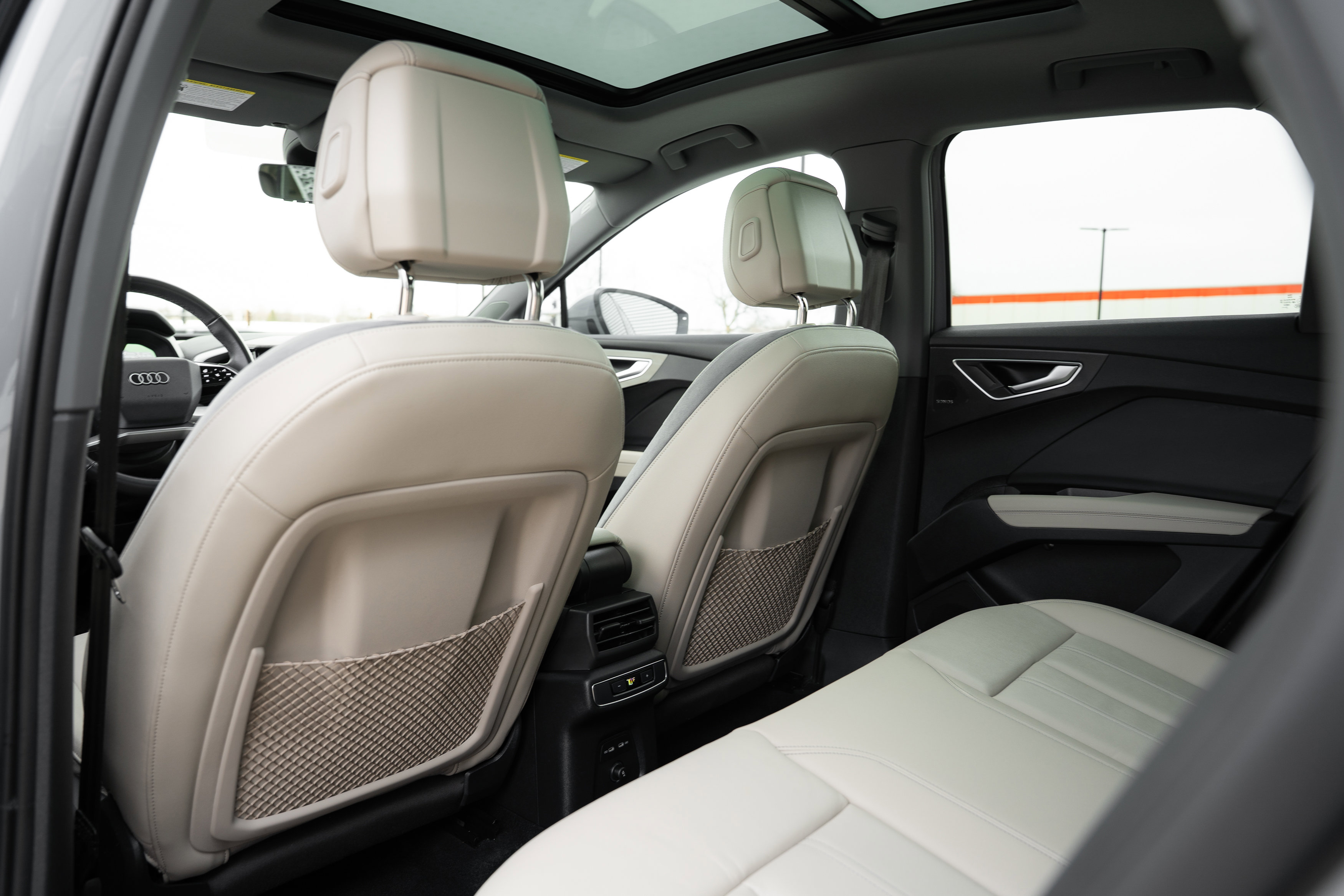 Certified 2024 Audi Q4 e-tron Prestige image 28