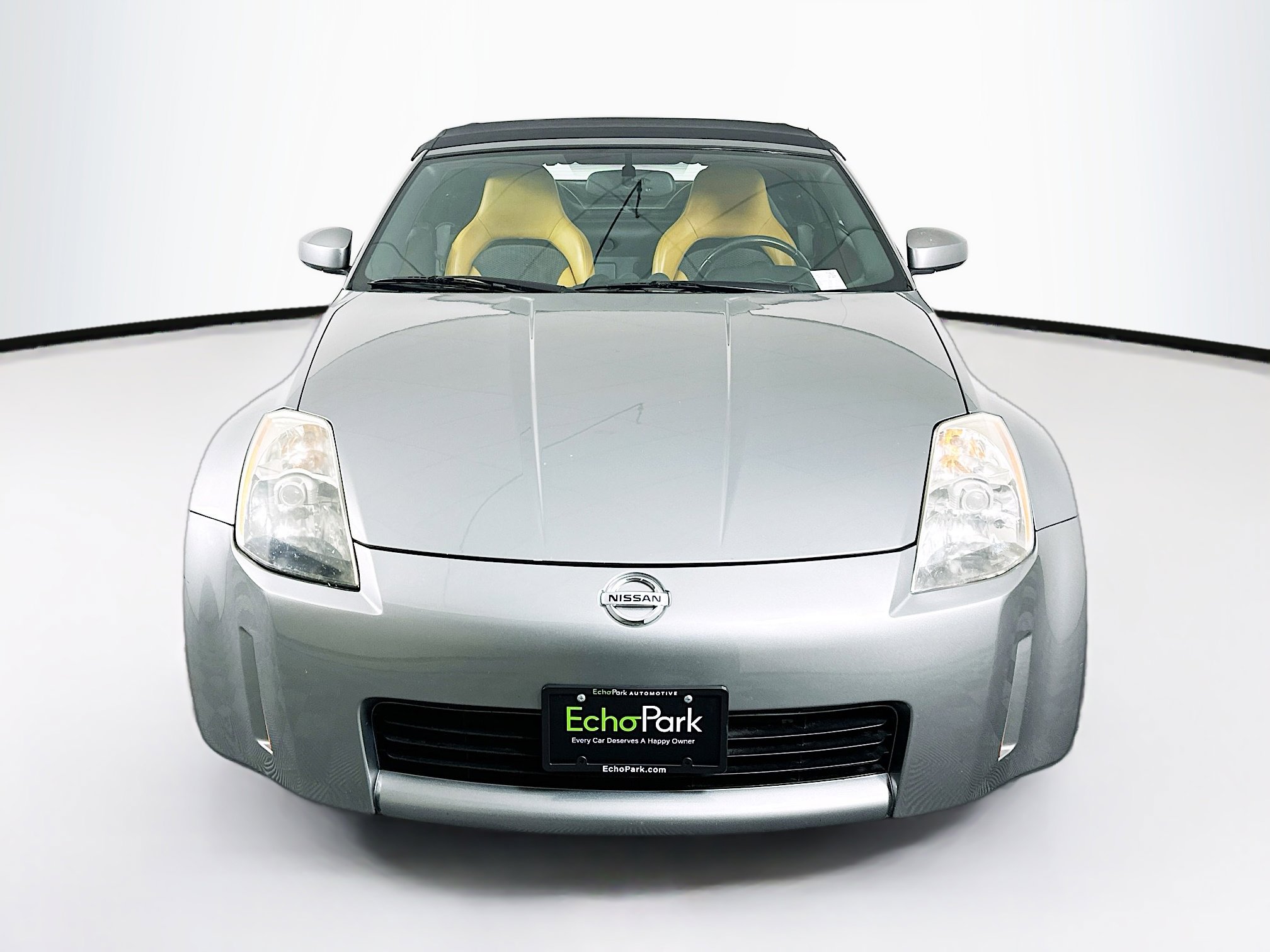 Used 2005 Nissan 350Z Touring image 2