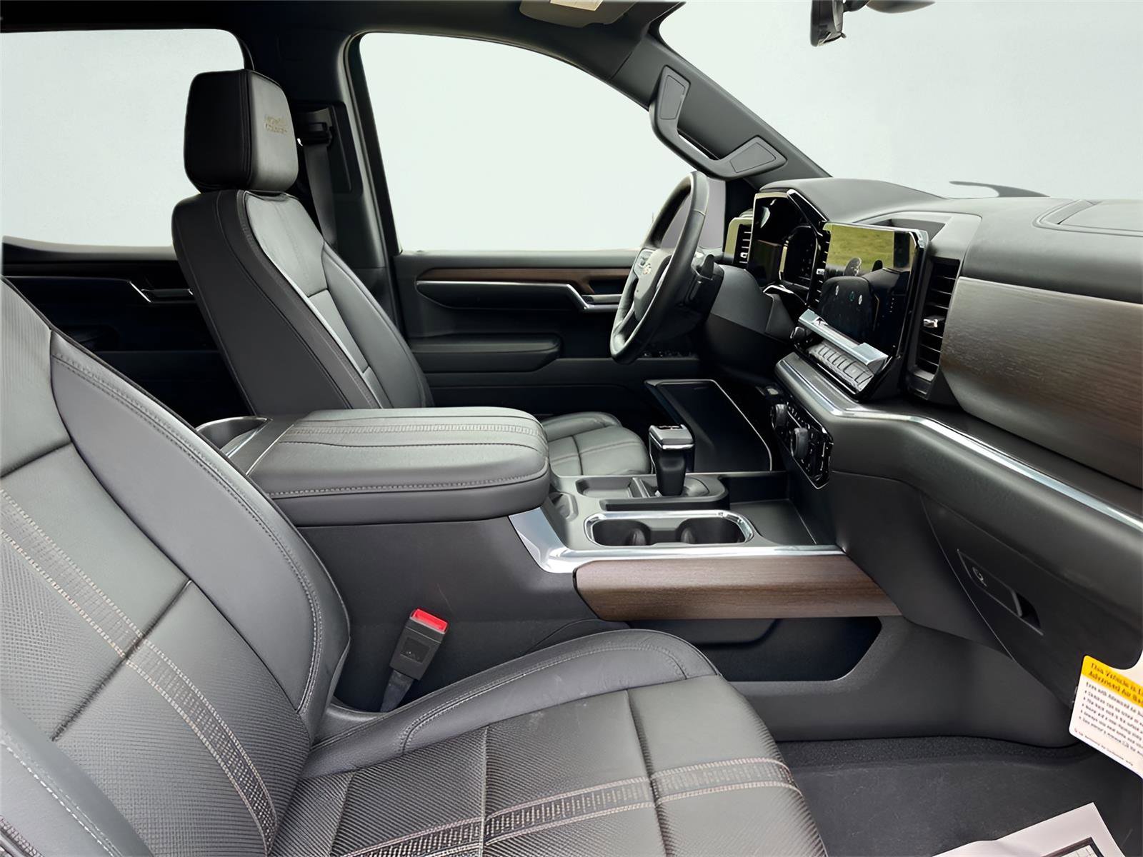 Used 2024 Chevrolet Silverado 1500 High Country w/ High Country Premium Package image 15