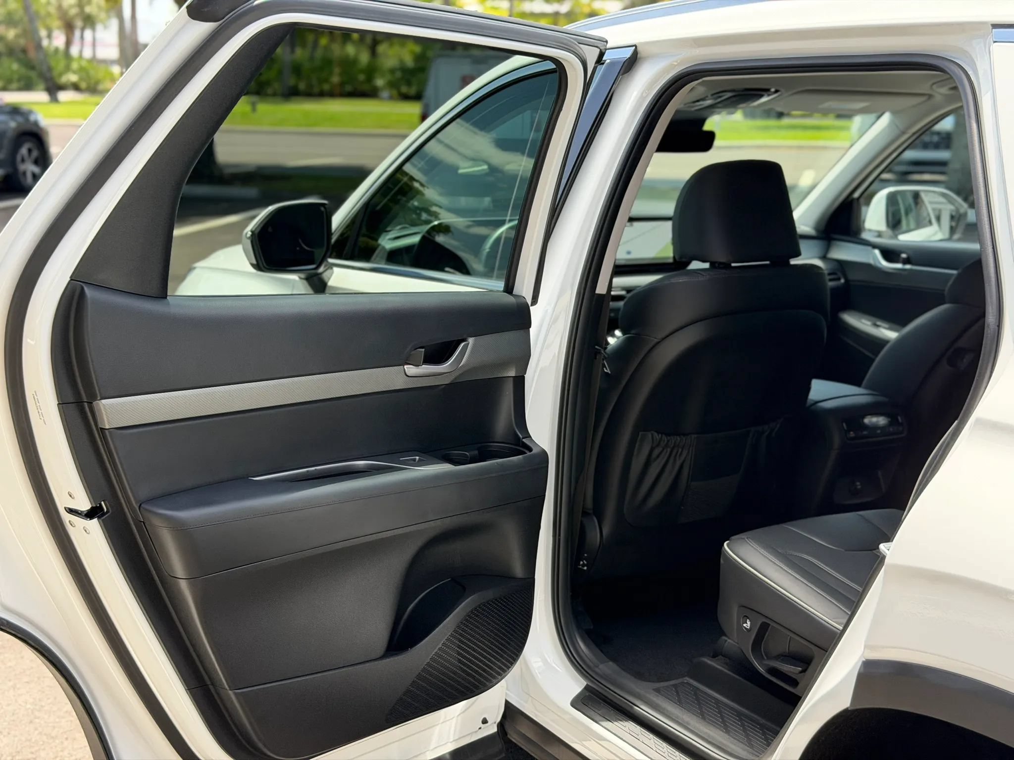 Used 2025 Hyundai Palisade SEL FWD image 17