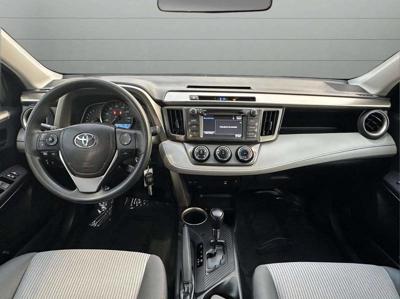 Used 2015 Toyota RAV4 LE image 17