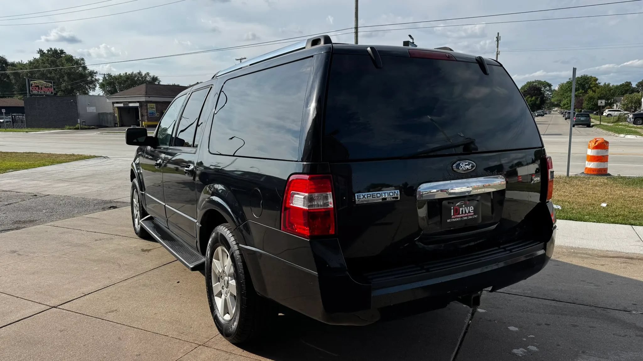 Used 2010 Ford Expedition EL Limited AWD/4WD image 7