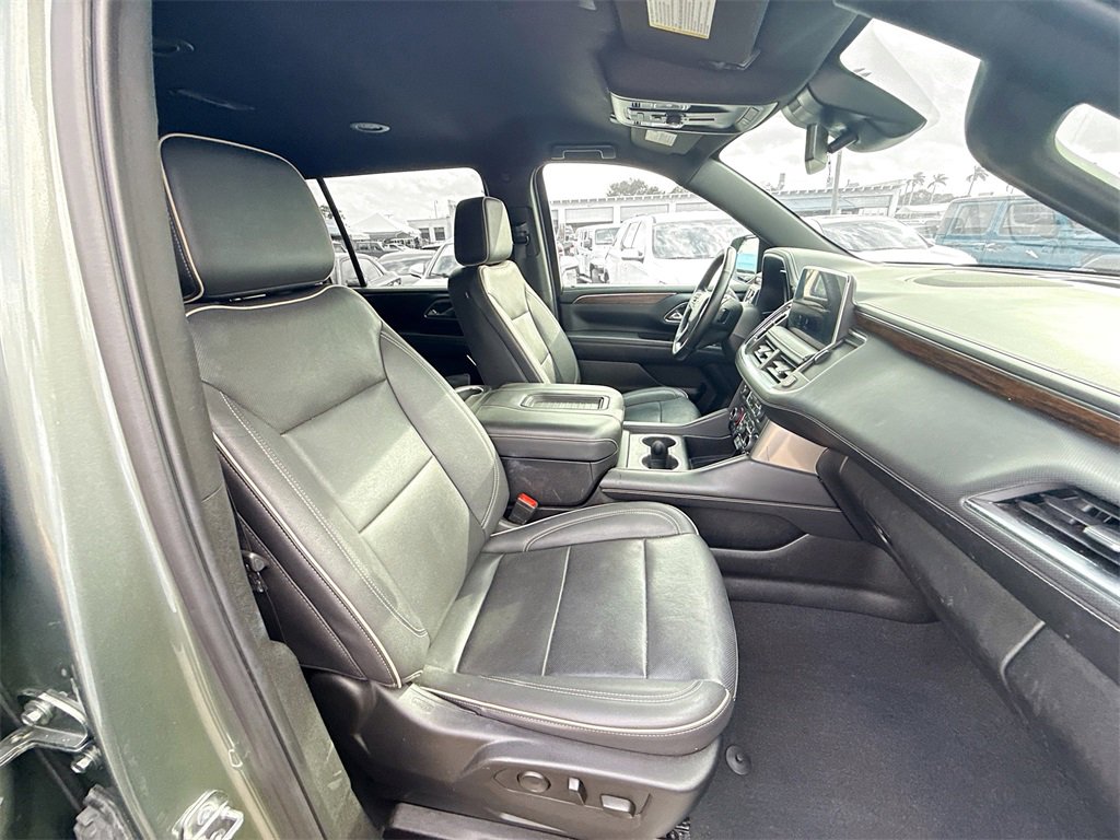 Used 2023 Chevrolet Suburban Premier image 31