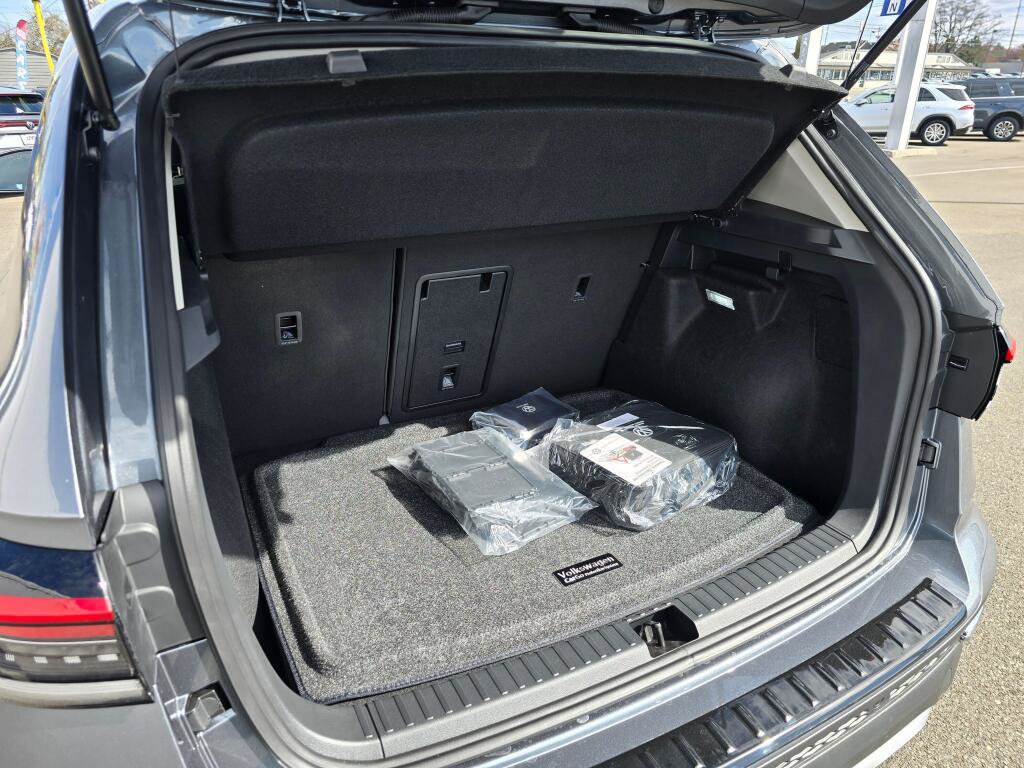 New 2026 Volkswagen Taos SE AWD/4WD image 13
