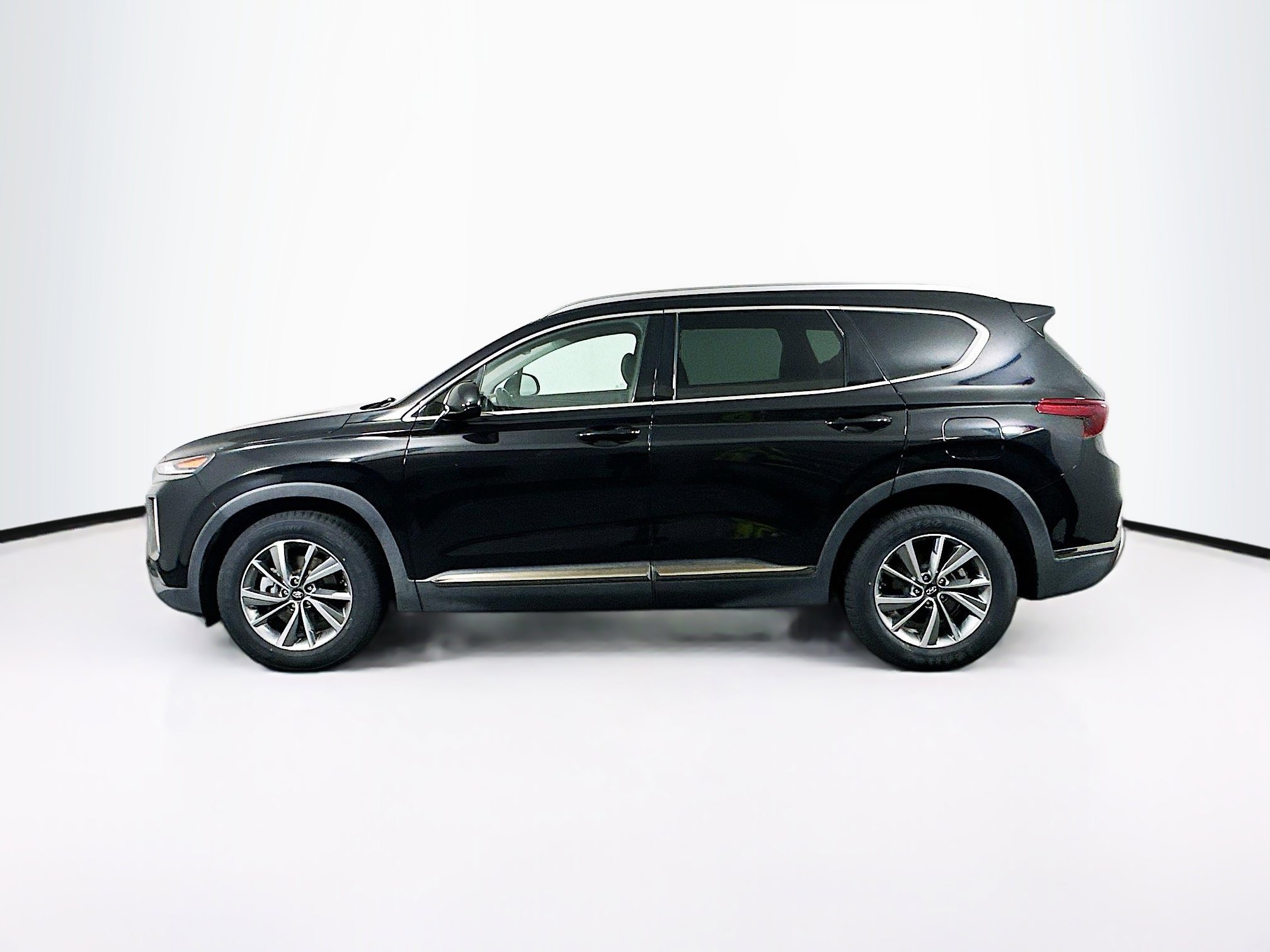 Used 2019 Hyundai Santa Fe SEL w/ Cargo Package FWD image 4