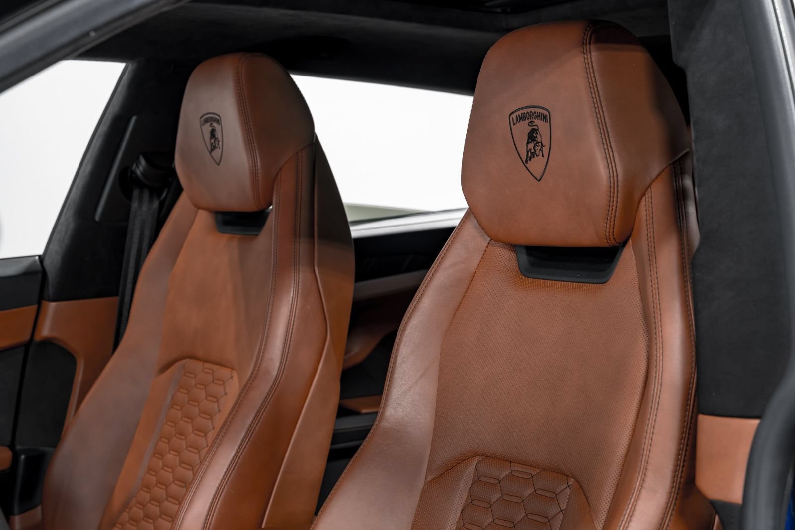 Used 2021 Lamborghini Urus AWD/4WD image 20