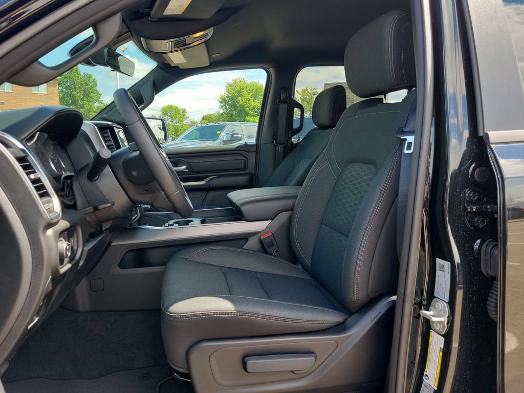 New 2026 RAM 1500 Express AWD/4WD image 11