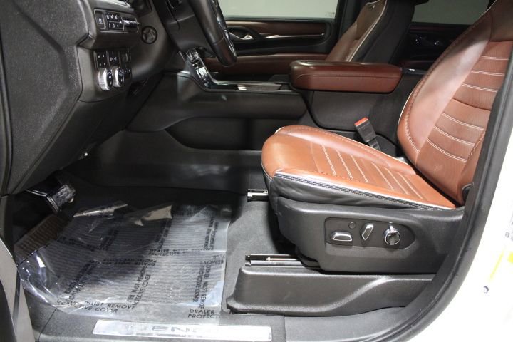 Used 2023 GMC Yukon Denali Ultimate image 22