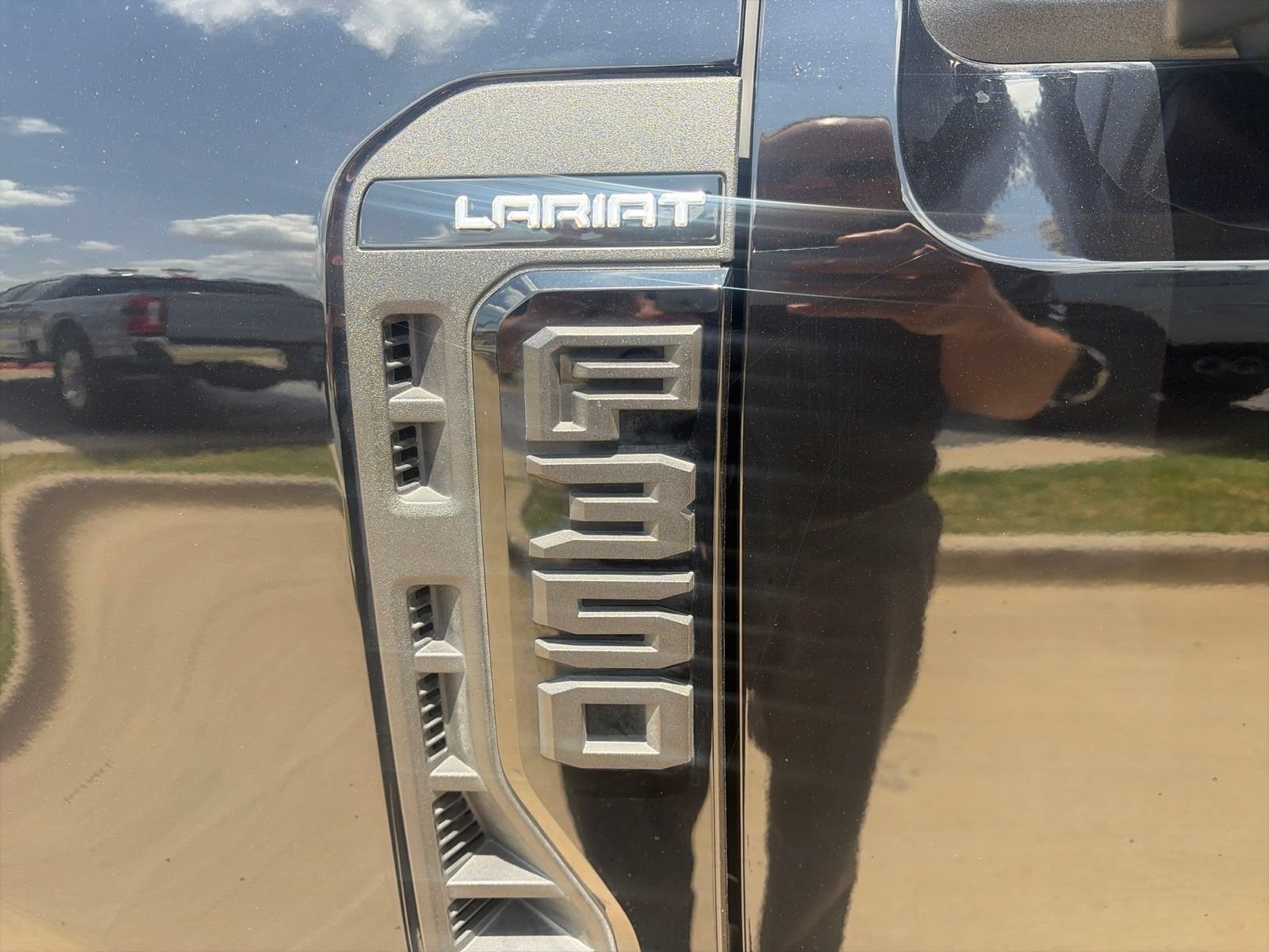 Used 2023 Ford F350 Lariat w/ Lariat Ultimate Package AWD/4WD image 10
