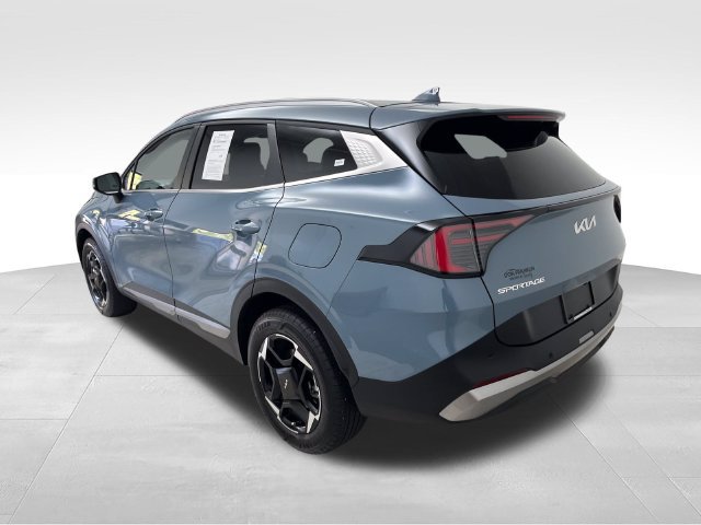 Used 2026 Kia Sportage EX AWD/4WD image 3
