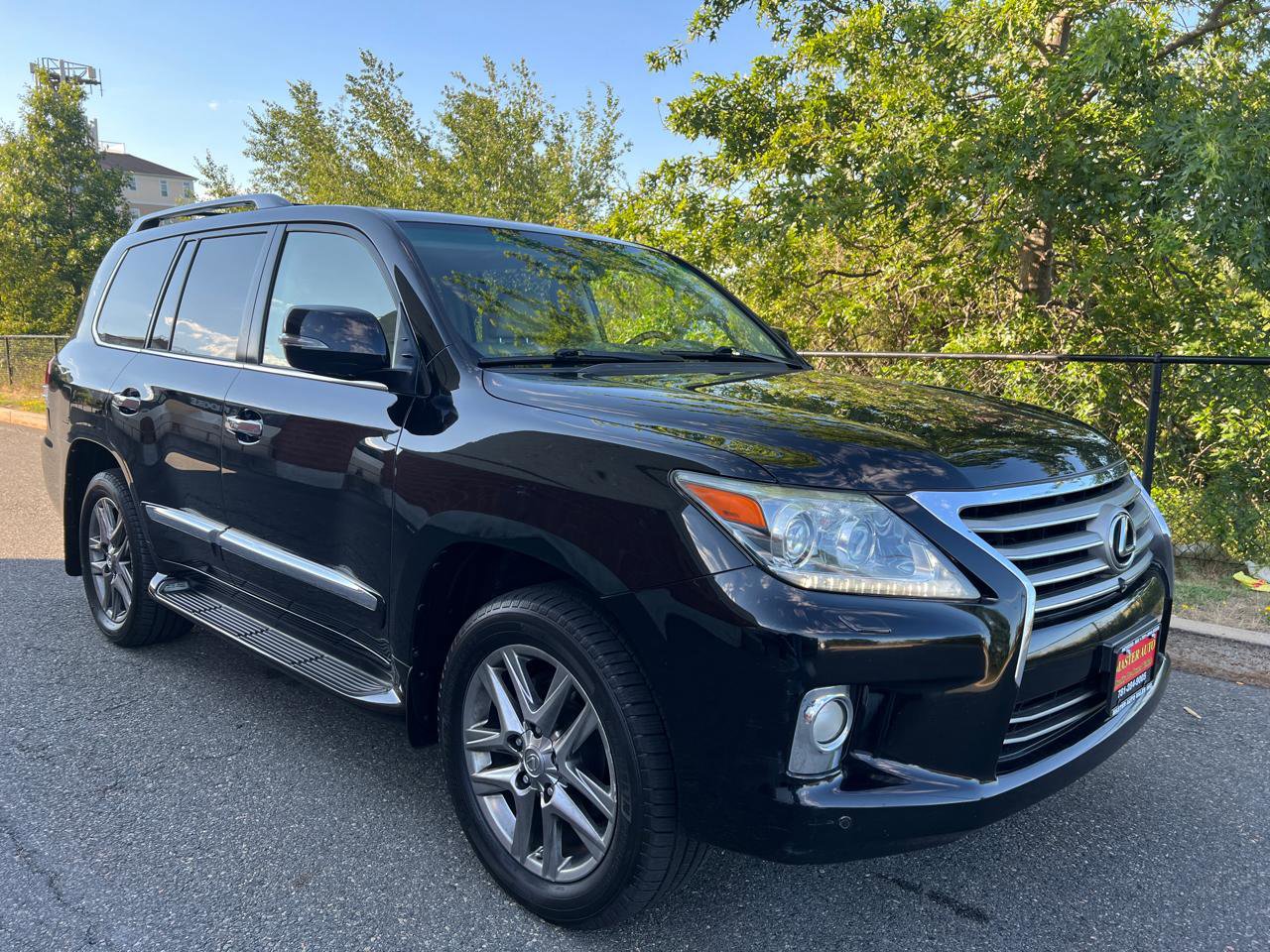 Used 2013 Lexus LX 570 4WD w/ Luxury Pkg image 8