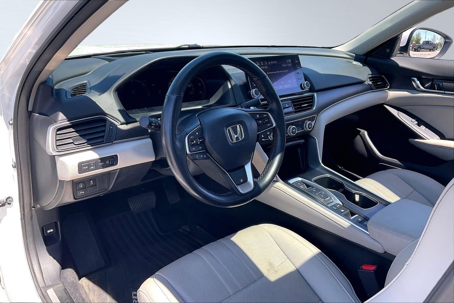 Used 2022 Honda Accord Touring image 12